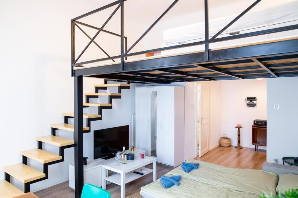Studio Apartment Next To Famous Party House A38 بودابست المظهر الخارجي الصورة