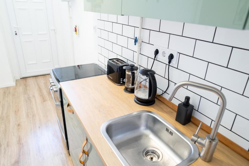 Studio Apartment Next To Famous Party House A38 بودابست المظهر الخارجي الصورة